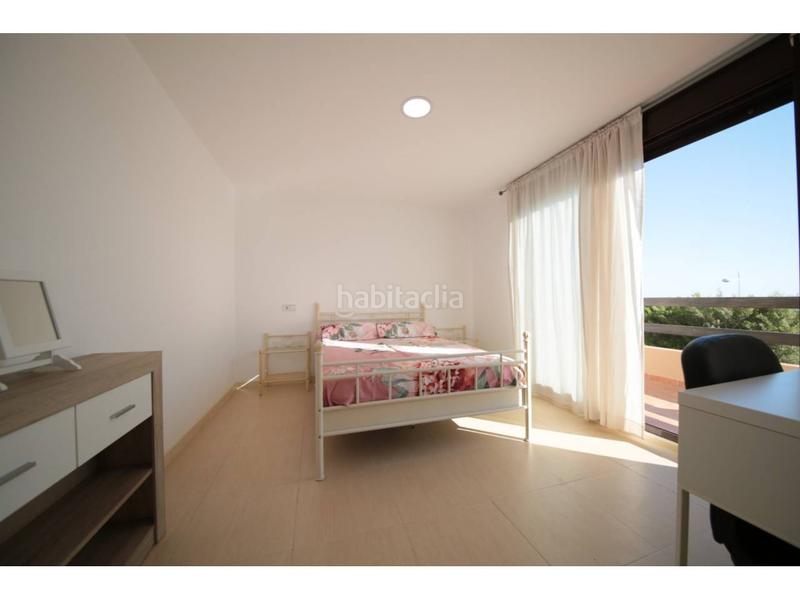Foto f9b6c59f-bc57-4ccf-8c85-2489e1350444. Alquiler piso alquiler curso escolar en El Toyo Almería