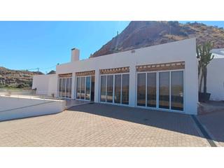 Masia a Santa Fe de Mondújar. Finca con vivienda rural de 8 dormitorios y 4 baños