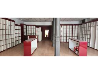 Location Local commercial  Granada. Local en venta en almería capital