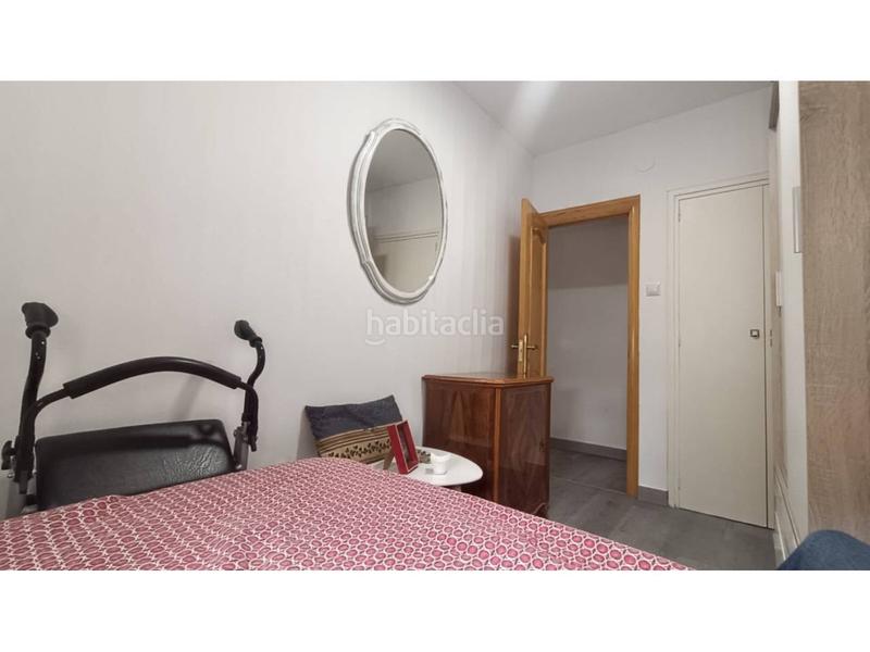 Foto 1e9538a1-25e3-4336-bbc2-34e64601ab08. Pis amb calefacció a La Chanca - Pescadería Almería