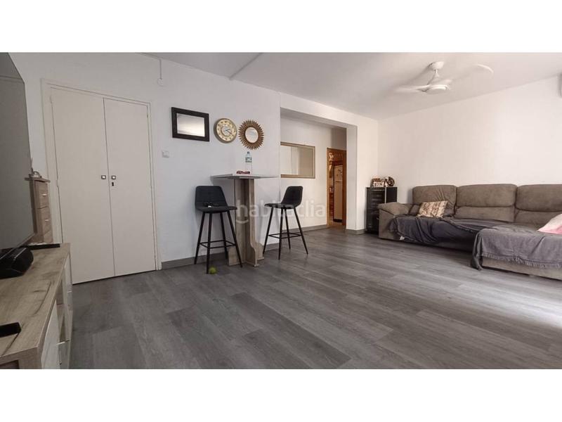 Foto 4806345f-7afe-40fe-9ef9-879d94b61c79. Pis amb calefacció a La Chanca - Pescadería Almería