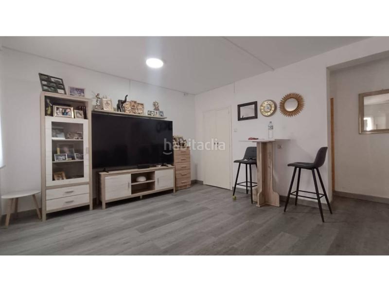 Foto abb3d425-aa5c-4d66-a504-2756dde853fe. Pis amb calefacció a La Chanca - Pescadería Almería