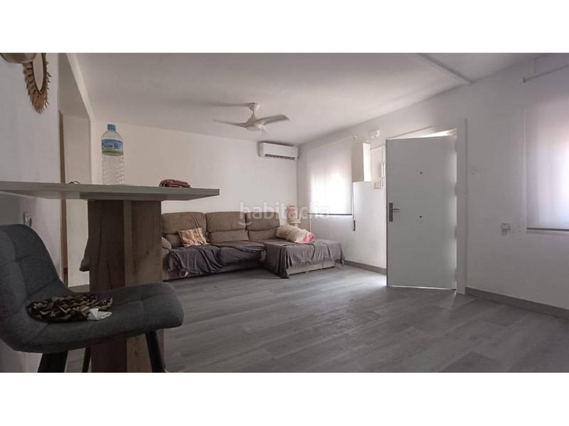 Foto fc57412b-84da-4f4c-a039-d8e3d254e694. Pis amb calefacció a La Chanca - Pescadería Almería