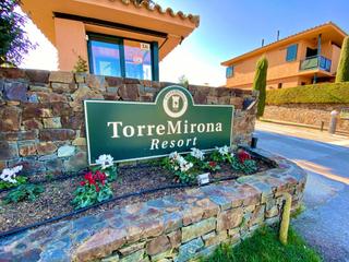 Terreny residencial a Navata. Parcela con vistas al canigó