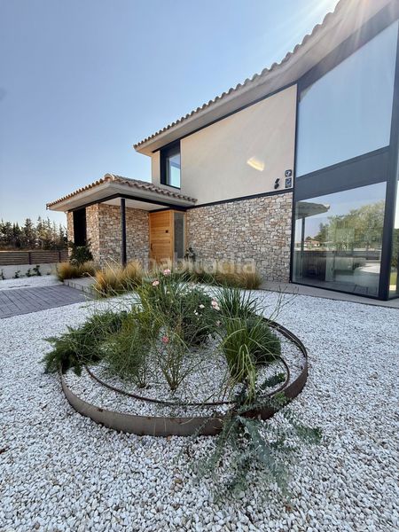 Foto b7f4b71e-daa0-40ed-8c13-fcc9bb061645. Casa amb calefacció piscina a Navata