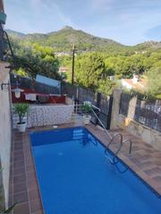 Chalet à Pueblo. Villa en venta en montornes, benicasim