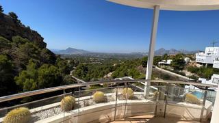 Chalet en Altea la Vella. Magnífica villa moderna independiente en venta en altea