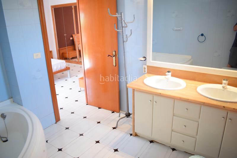 Foto 64d02025-c90d-4e26-a1d8-8d0b3d2e43f4. Casa adossada amb aparcament piscina a Heliópolis Benicasim / Benicàssim