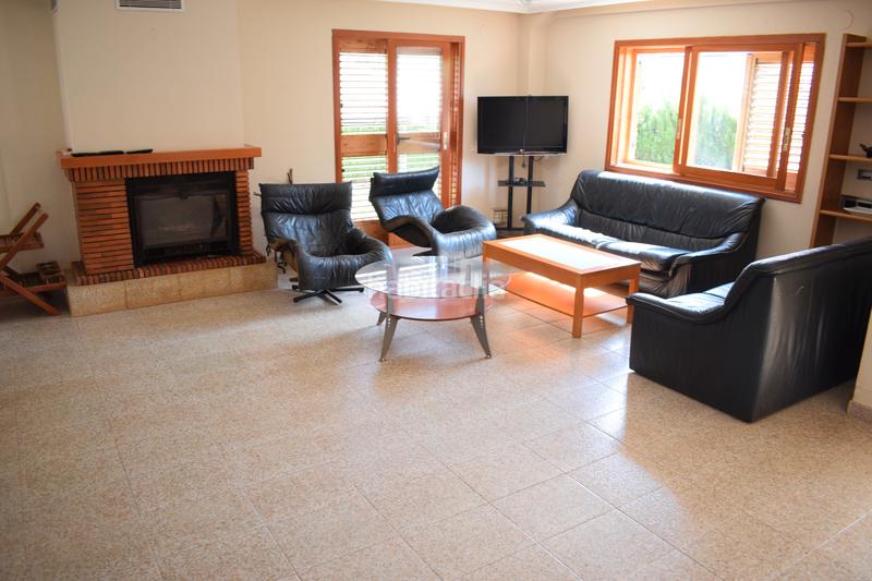 Foto aab01bbc-05d1-420f-b736-76d25a7ff335. Casa adossada amb aparcament piscina a Heliópolis Benicasim / Benicàssim