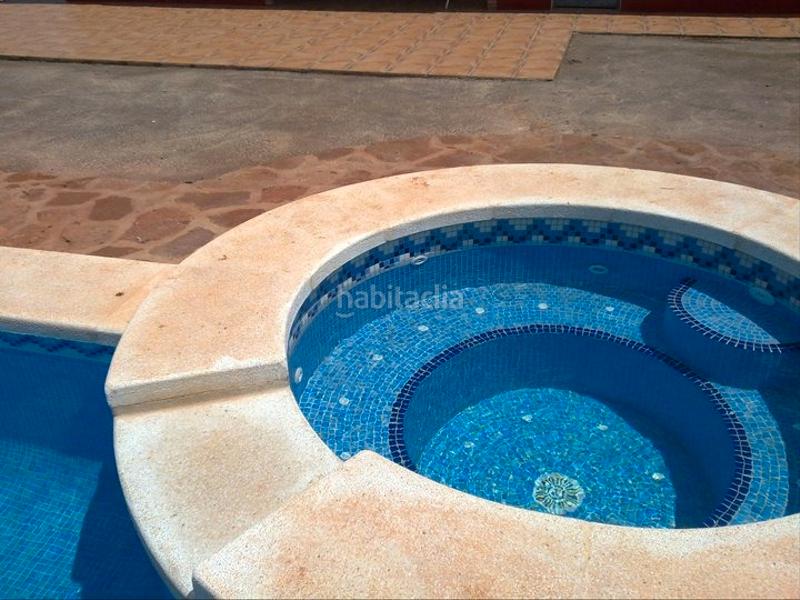 Foto ca6b6c53-c4f3-4cff-85e0-37a6329187a3. Xalet amb xemeneia aparcament piscina a Avenida Alemania-Italia Villarreal / Vila - real