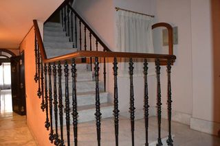 Casa a Casco Histórico. Preciosa casa céntrica con local comercial en venta en la calle