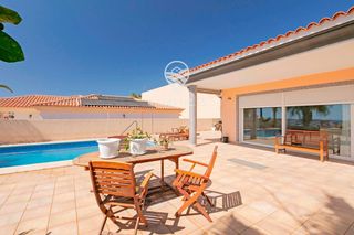 Chalet en El moj�n 5. Villa independiente en callao salvaje