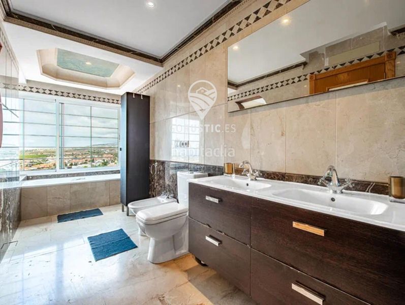 Foto 5991ac8c-592c-428d-abb9-bd9d5a7b22bf. Casa adossada amb aparcament piscina a Torviscas Centro y Alto Adeje