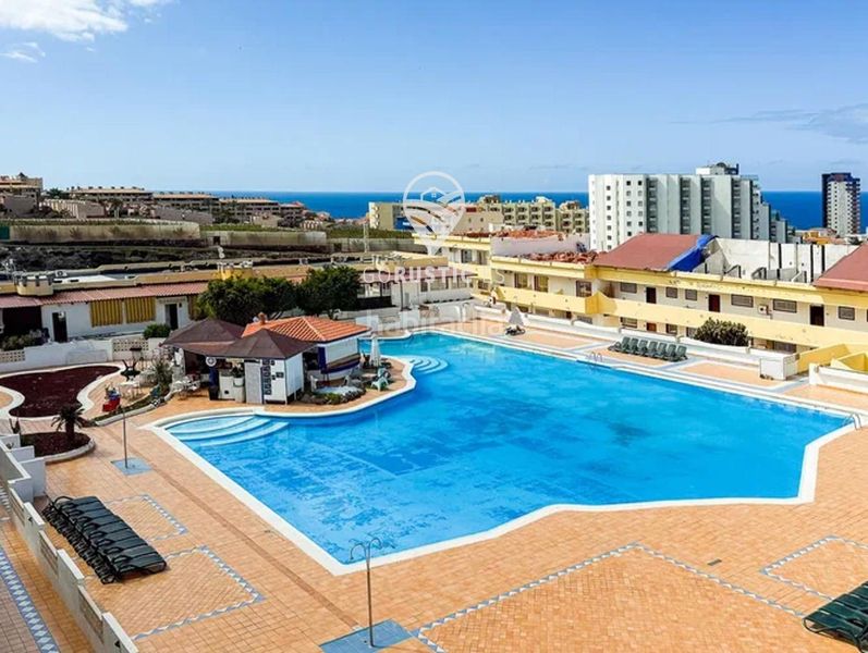 Foto a03e63fb-2c17-4297-a671-489cf88785ab. Apartament amb piscina a Casco Urbano Adeje
