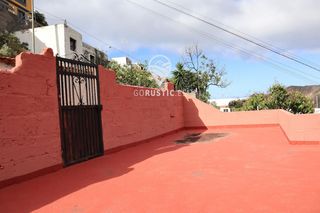 Casa en Piedra romana 24. Vivienda de 3 habitaciones, con terraza y vistas al monte
