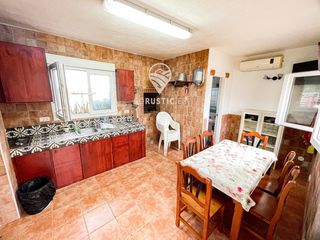 Chalet in Valle Gran Rey. Casa con finca de 1765 m  en las hayas.