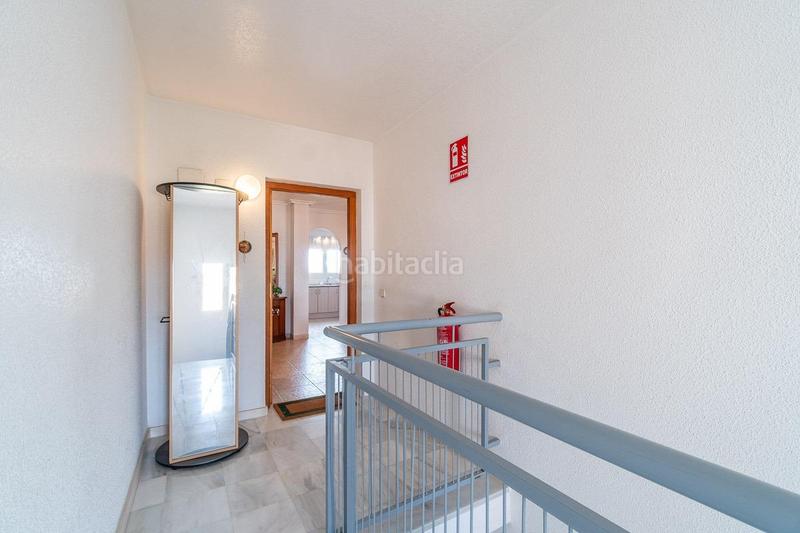 Foto d234fc1f-7892-42a3-97d7-b57aa3440d0d. Ático en calle nicolas de bussi atico orientado al sur con 3 dormitorios y garaje doble en Playa Flamenca en Orihuela