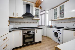 Apartment in Centro - Muelle Pesquero. Apartamento de 3 dormitorios con vistas al puerto y al mar en to