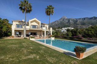 Chalet en Las Lomas de Río Verde