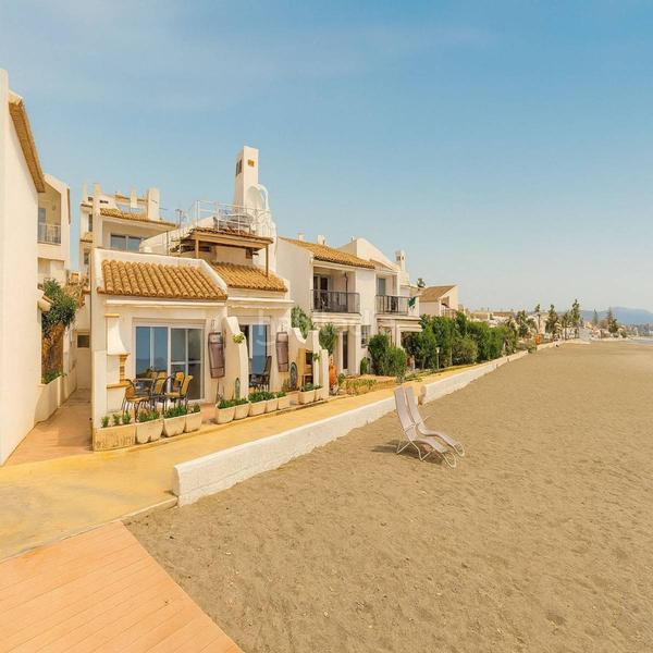 Foto a529504e-64ba-4a76-b7e3-c39e8db6fe1f. Chalet in Huerta Nueva Estepona