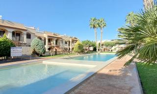 Rez-de-chaussée à Parque Acuático - Sector 25. Encantador apartamento de 2 dormitorios en planta baja con vista