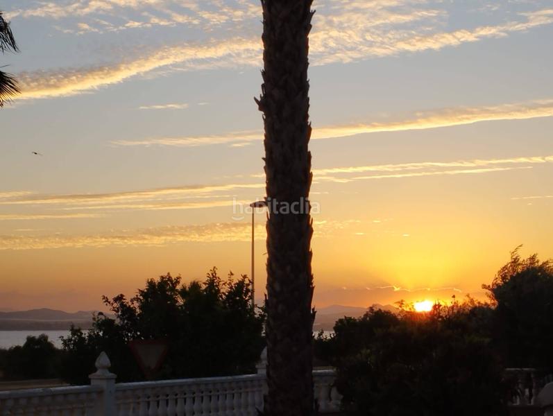 Foto 040beba0-feee-47a7-8d40-0474ddb4bd3c. Chalet  exclusivo con vistas a la laguna de la sal en Torrevieja