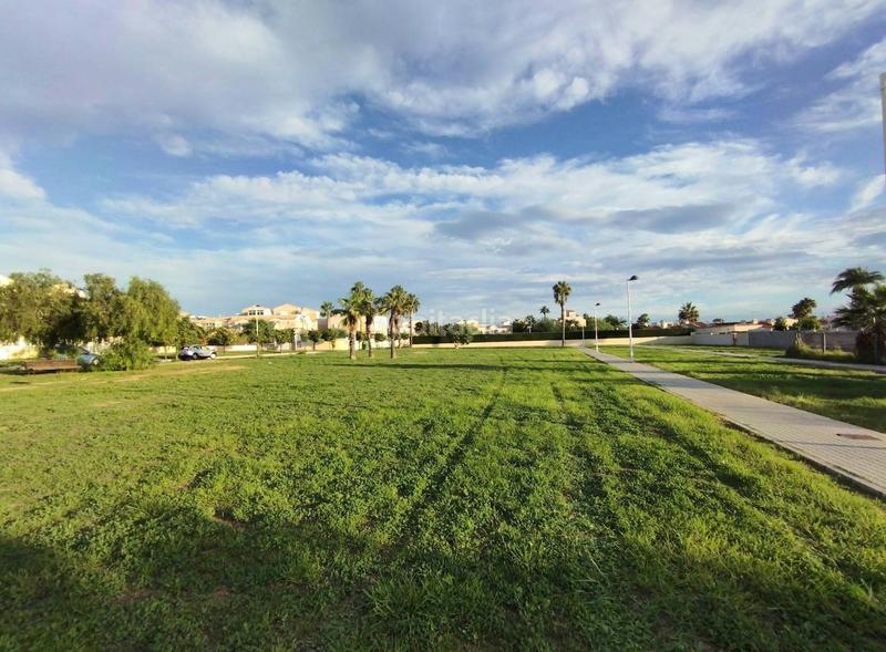 Foto eb7f341c-e6cb-4f9b-80f2-718261f25e47. Chalet  exclusivo con vistas a la laguna de la sal en Torrevieja