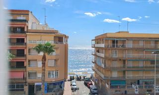 tic  Calle callosa del segura. Luminoso apartamento con terraza y vistas al mar y la montaa, a