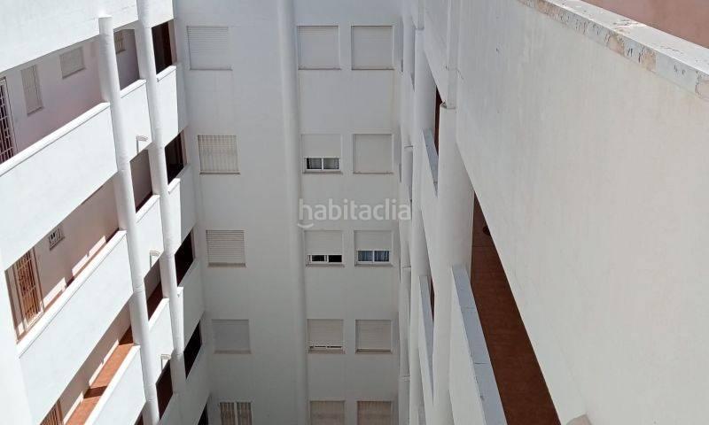 Foto 4d55fe05-e043-4bf9-92a5-2378a43dbc25. Apartament amb aparcament a Parque de las Naciones Torrevieja