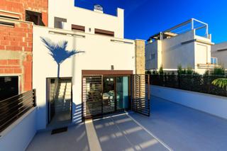 Reihenhaus in Pilar de la Horadada Ciudad. Modern townhouses