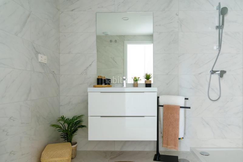 Foto da912198-7761-4961-ad1c-9409a216e118. Attique avec parking piscine dans El Faro de Calaburra - Chaparral Mijas