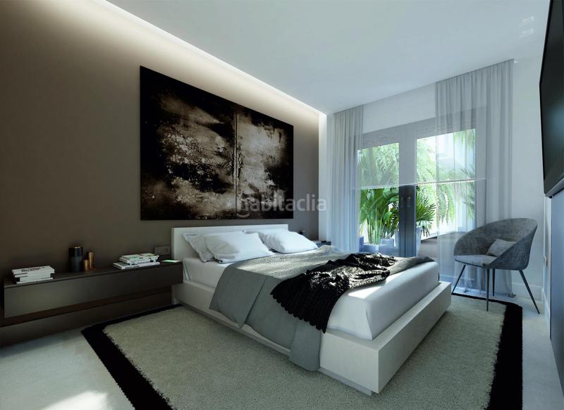 Foto 7aa2eb13-f158-4bba-bf3b-e1ed08b354c6. Àtic amb aparcament a Puerto Deportivo Fuengirola