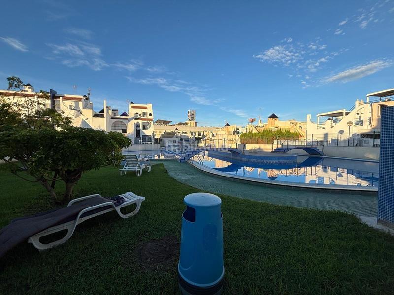 Foto afd7ca95-1177-494c-bac1-896bf61e6c5c. Maison jumelée avec piscine dans Zona Carrefour - Urbanizaciones Torrevieja