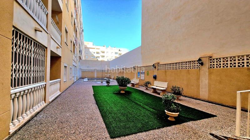 Foto a1ca5452-40ff-4dca-a708-79e221113a81. Piso apartamento luminoso con piscina en el corazón en Torrevieja