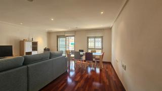 Apartamento en Centro - Muelle Pesquero. Amplio y moderno ático en pleno centro