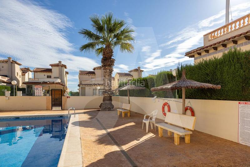 Foto 867a8339-169a-4a19-b5b5-b24ac9f37324. Chalet mit pool in El Edén Guardamar del Segura