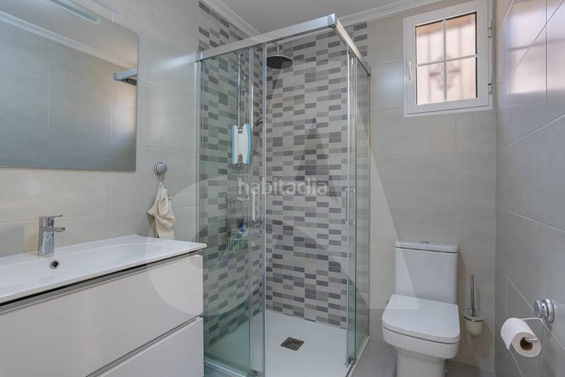 Foto 3139bfb8-98f2-4a8e-b1e3-b8db8b64ffba. Chalet avec piscine dans El Edén Guardamar del Segura