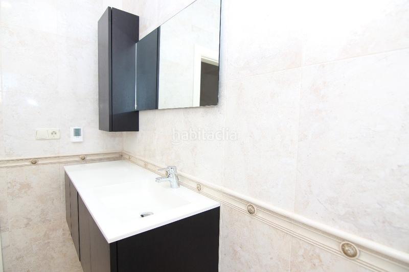 Foto 1da5e318-7730-4c6e-8b54-096e58e2bf1a. Chalet villa en Cabo Roig, costa en Cabo Roig Orihuela
