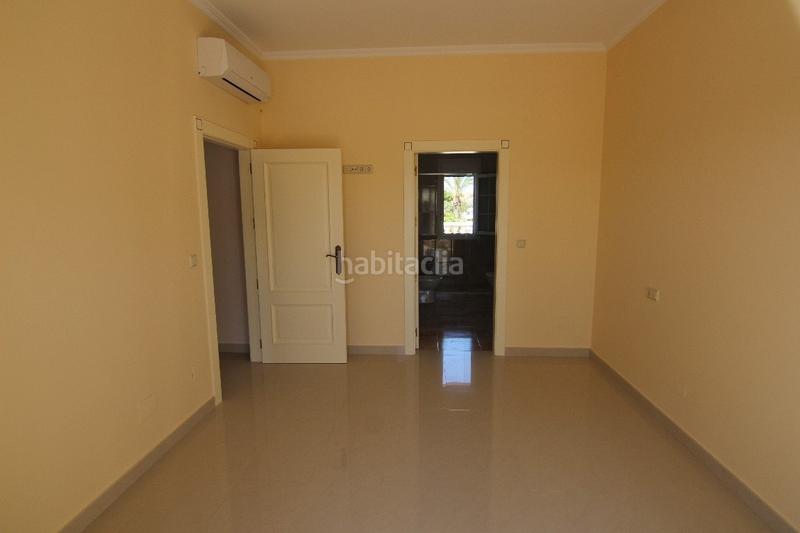 Foto 8869b5d7-43cc-4122-b766-6d41815ba886. Chalet villa en Cabo Roig, costa en Cabo Roig Orihuela