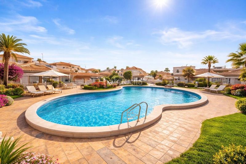 Foto db7dcba3-3518-4ea9-bc98-106e3c87b926. Casa a Playa Flamenca Orihuela