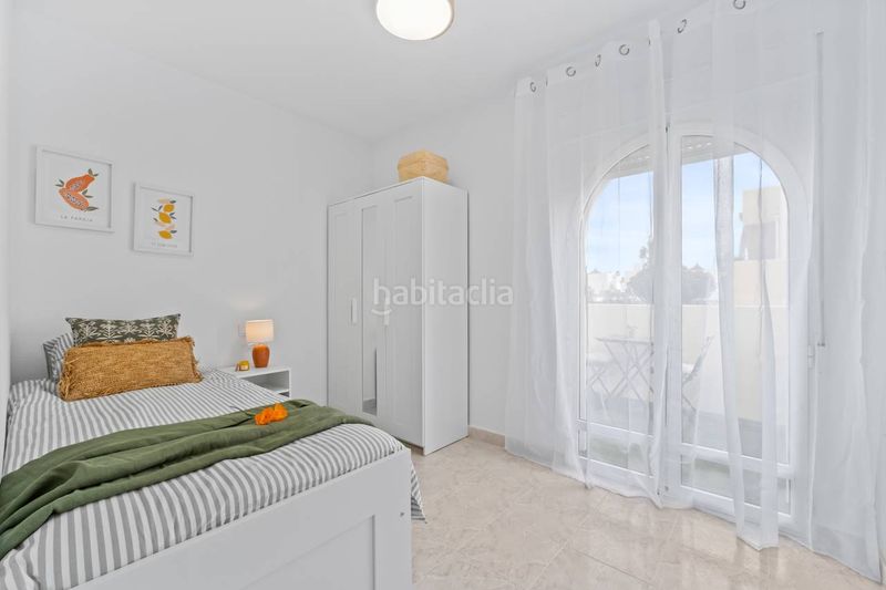 Foto f28ed097-3c6d-4969-828d-3020fbb3090e. Casa a Playa Flamenca Orihuela