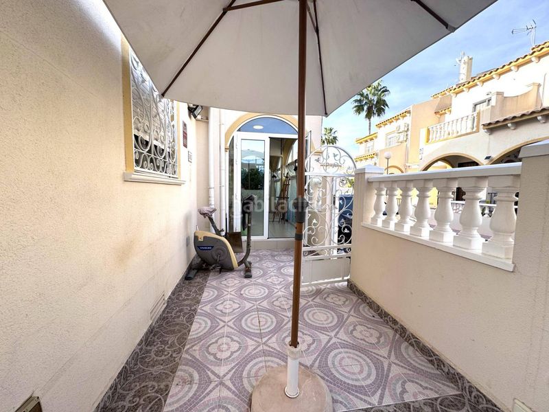 Foto 1275d9c8-f835-402f-8c53-ae2cfb82f732. Casa amb piscina a Playa Flamenca Orihuela