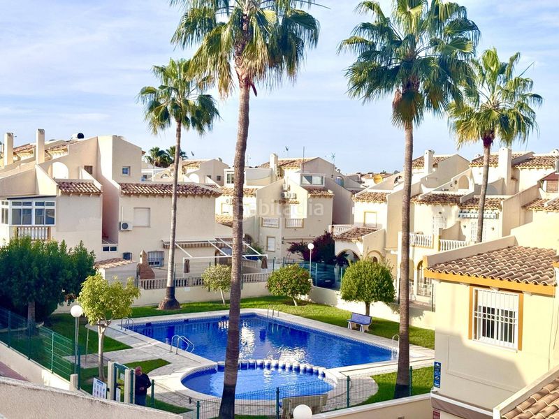 Foto f161a11c-43ca-4355-a3c9-d36c28dd36c7. Casa amb piscina a Playa Flamenca Orihuela