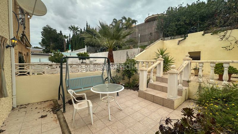 Foto ed8802e8-d0ad-477f-85dd-a7f929da3213. Casa amb aparcament a La Florida Orihuela