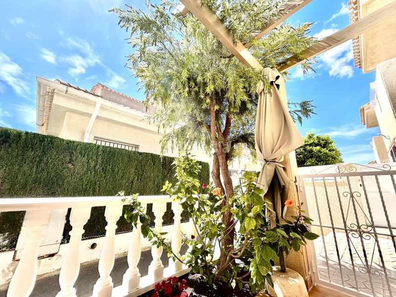 Foto 211d3e96-577d-4f33-9bb0-6317faf853ed. Casa amb aparcament a Playa Flamenca Orihuela