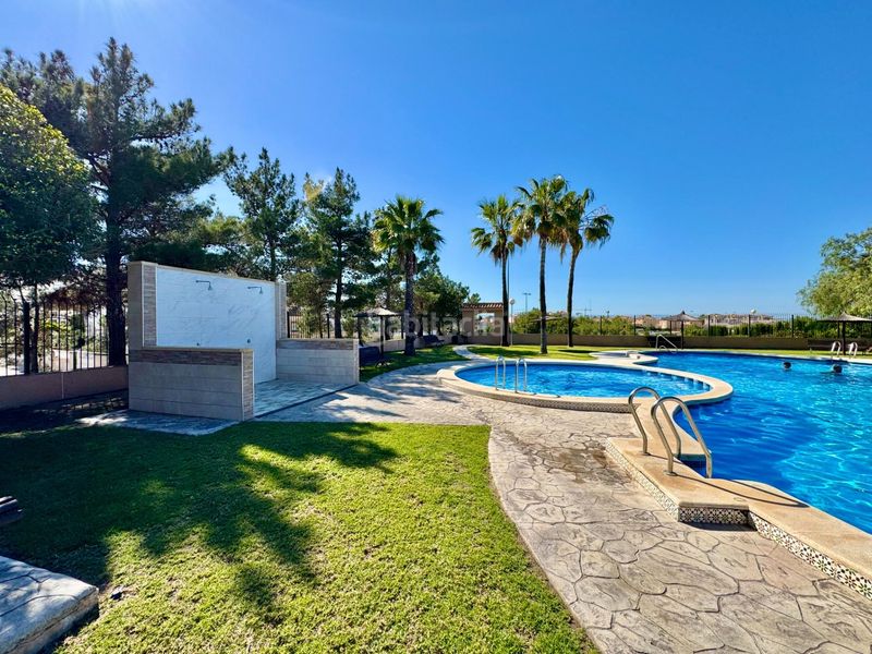 Foto 15e1a324-06c1-441d-bfa0-875203d35cd8. Casa amb aparcament piscina a La Florida Orihuela