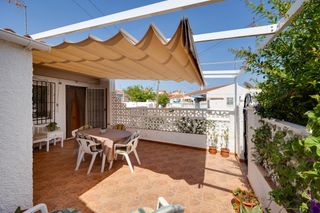Casa  Manuel benitez-el cordobe. Casa en venta en torrevieja con jardin privado y orientacion sur