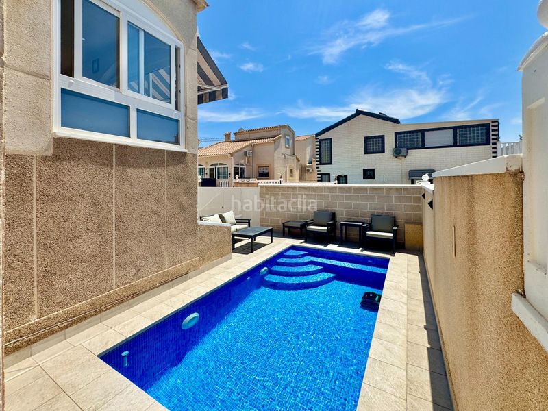 Foto 4a1c2ad6-0114-4cbc-b0db-d95ab711f997. Casa amb calefacció aparcament piscina a La Florida Orihuela