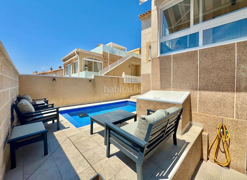 Foto e7bc8b33-5d67-42a1-8637-acf84c696d02. Casa amb calefacció aparcament piscina a La Florida Orihuela