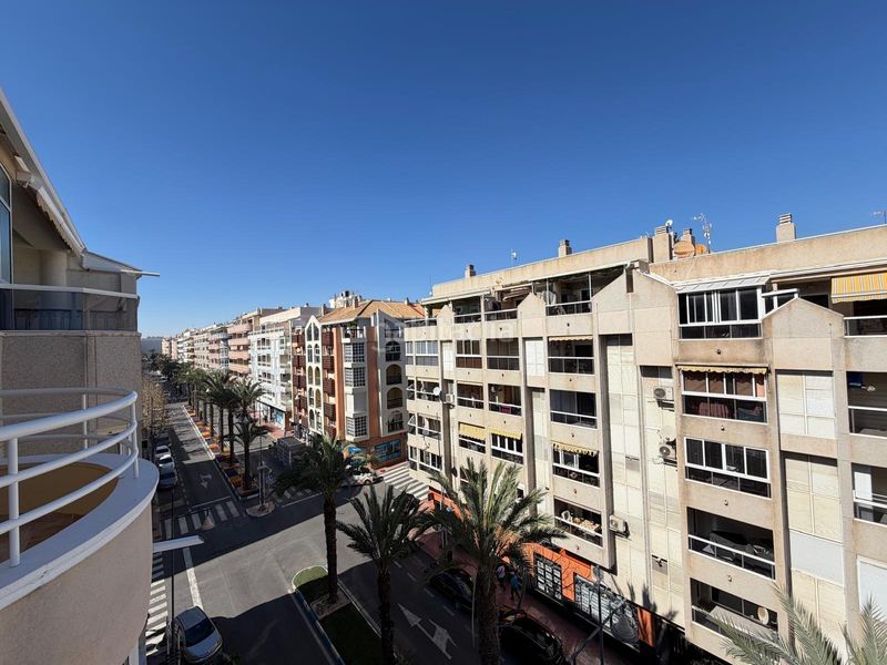 Foto 5e3a31ee-694a-421f-a5e6-ef11ab67b7a1. Àtic amb aparcament a Zona Playa del Cura Torrevieja